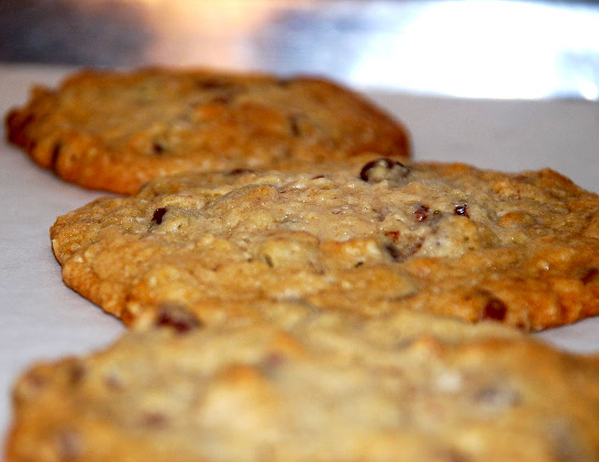 chocolate chip cookies with oatmeal
